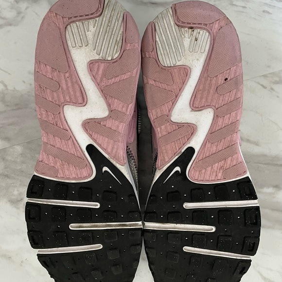 Nike Air Sneakers - Picture 4 of 4